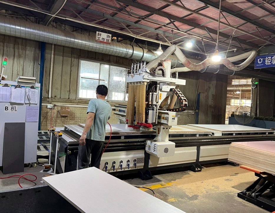 Extended cold press for oversized furniture components