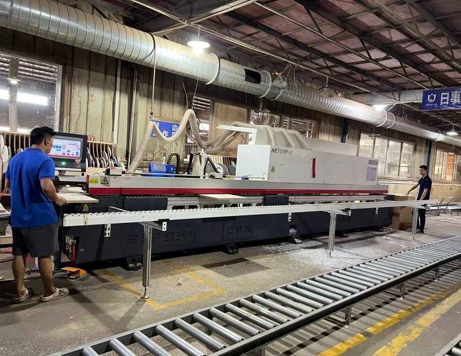 Six-side boring machine for panel processing